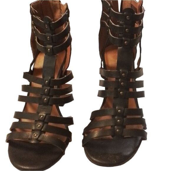 X2B Gladiator Sandals Black Leather Brass Grommeting Back Zipper 3"-4" Heels - Picture 3 of 12